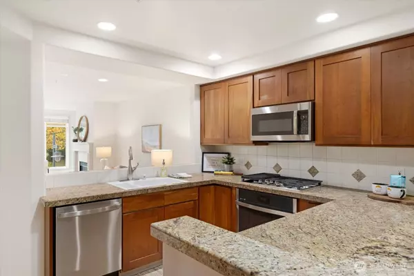 Kirkland, WA 98033,225 4th AVE #A404