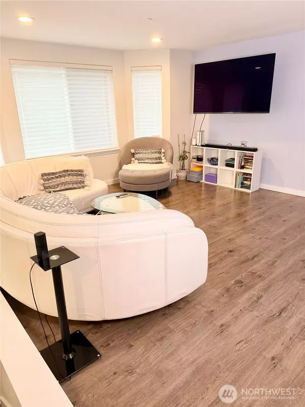 Lynnwood, WA 98036,20932 W 49th AVE