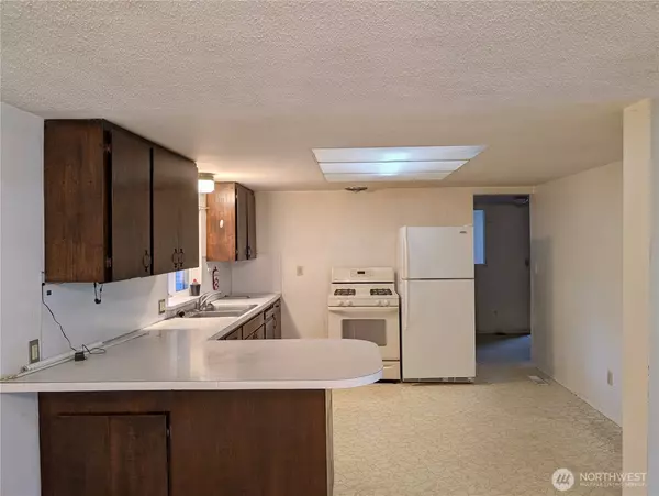 Puyallup, WA 98371,2111 5th ST SW