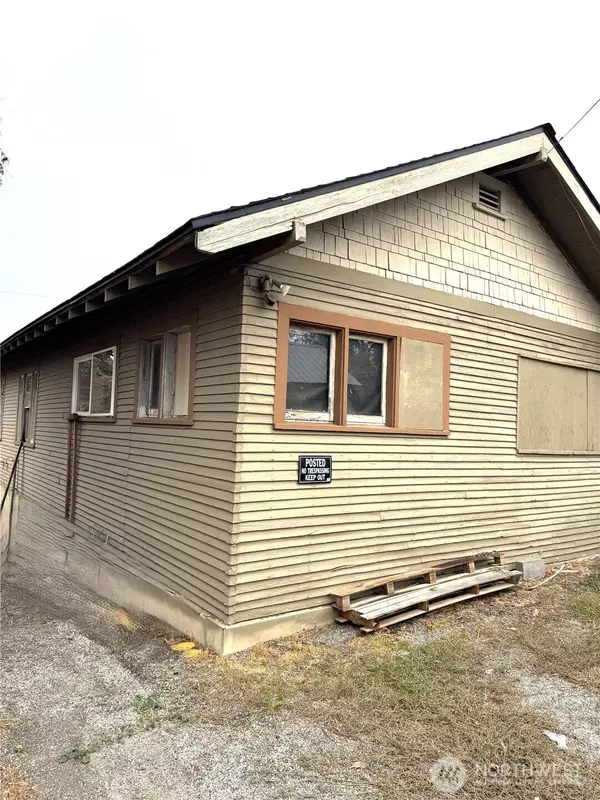 Wenatchee, WA 98801,528 Cascade ST