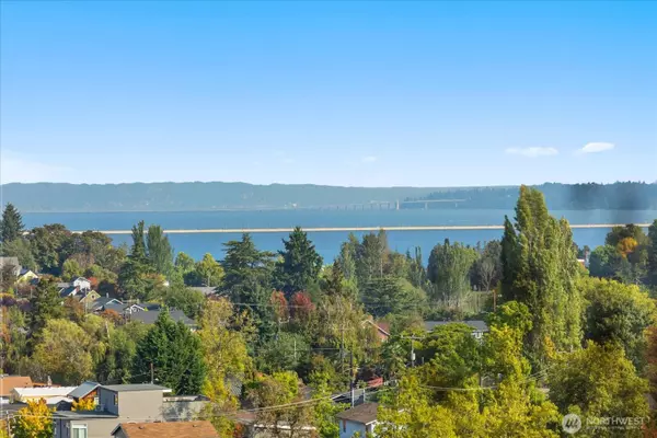 Seattle, WA 98118,3925 S Americus ST