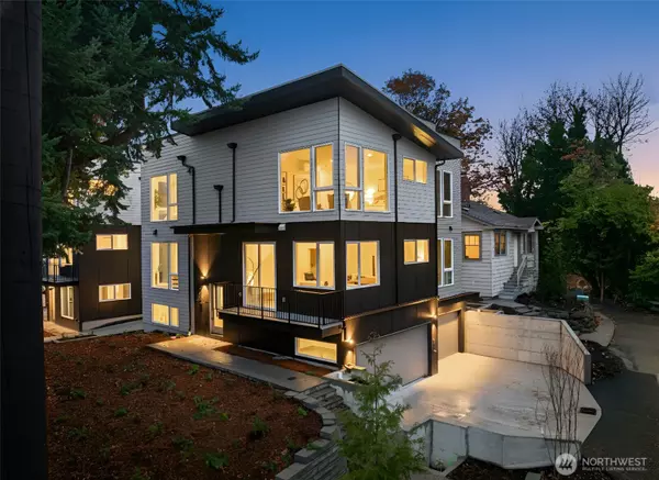 2103 SW Genesee ST, Seattle, WA 98106