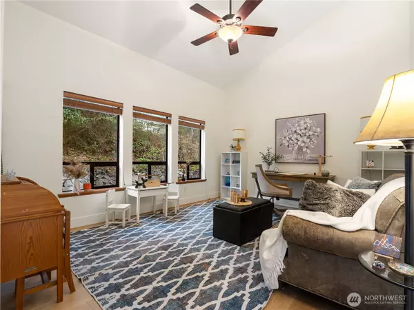 Fox Island, WA 98333,918 Lummi DR