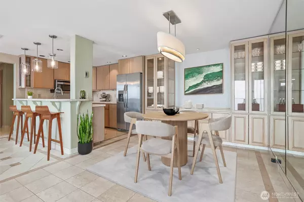 Seattle, WA 98116,3717 Beach DR SW #214