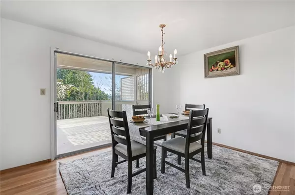 Seattle, WA 98105,4927 Purdue AVE NE