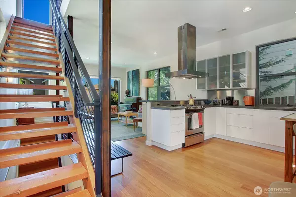 Seattle, WA 98112,216 26th AVE E #B