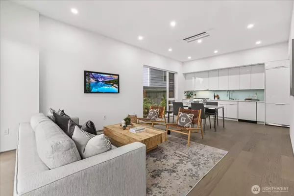 Seattle, WA 98122,1114 26th AVE #D