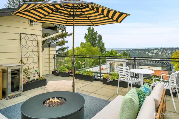 Seattle, WA 98119,2130 10th AVE W #28