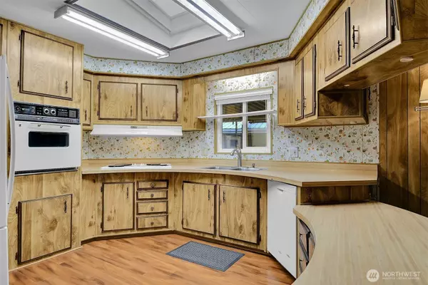 Everett, WA 98204,815 124 ST SW #117