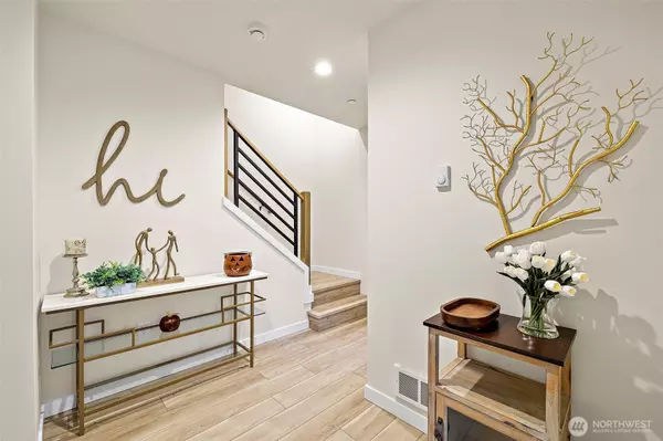 Edmonds, WA 98026,5015 144th ST SW #A4