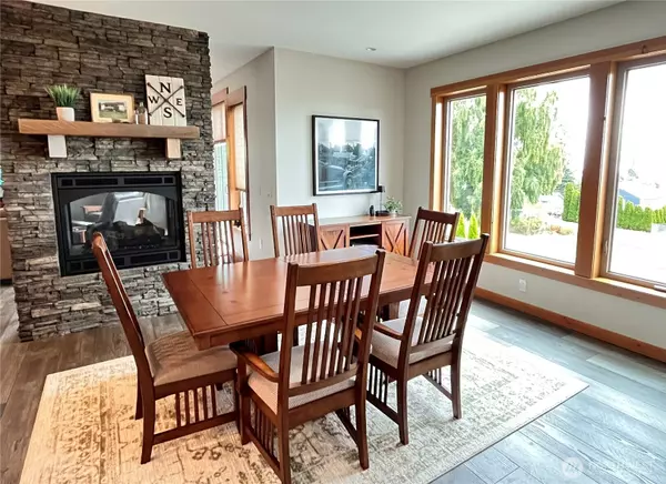 Port Orchard, WA 98366,7940 Beach DR E