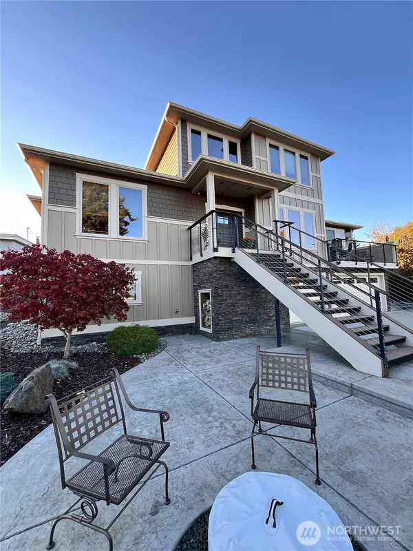 Port Orchard, WA 98366,7940 Beach DR E