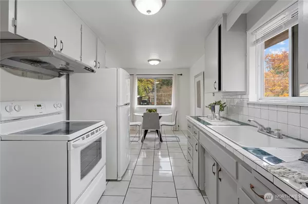 Seattle, WA 98108,5561 16th AVE S