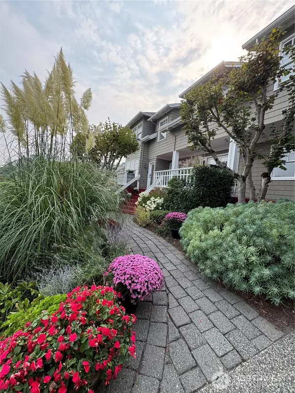 Seattle, WA 98144,903 Lakeside AVE S