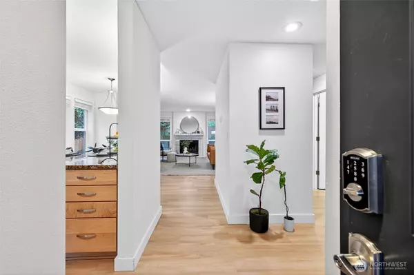 Edmonds, WA 98026,8615 238th ST SW #B101