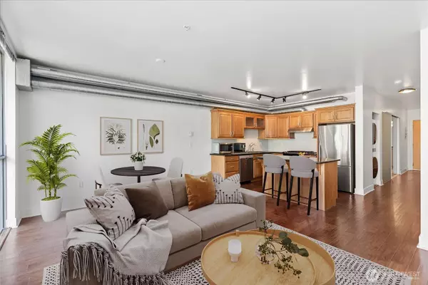 Seattle, WA 98102,530 Broadway E #406