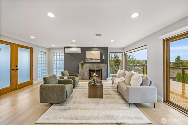 Tacoma, WA 98465,1224 S Sunset DR