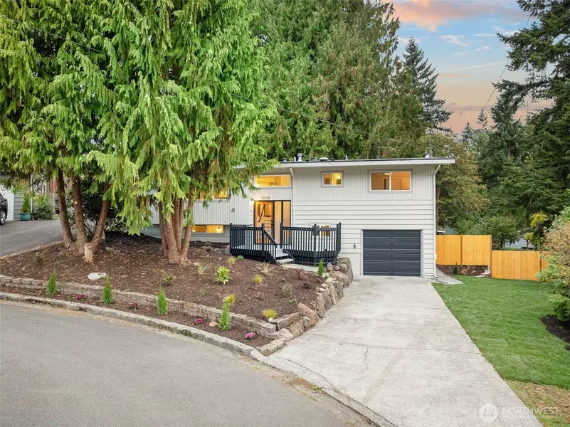 1815 201st PL SW, Lynnwood, WA 98036