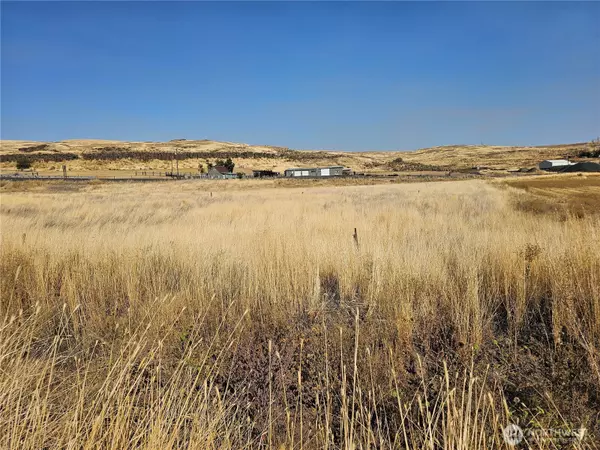 6 W North AVE, Washtucna, WA 99371