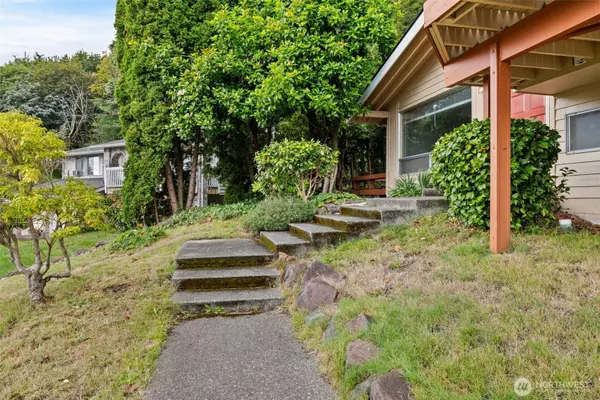 Kirkland, WA 98034,9754 NE 134th PL