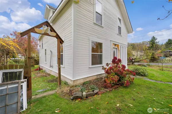 Bow, WA 98232,5860 Bow ST