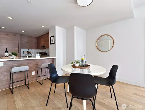 Seattle, WA 98121,583 Battery ST #704N