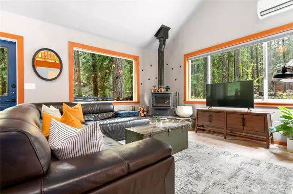 Glacier, WA 98244,7469 Olsen DR