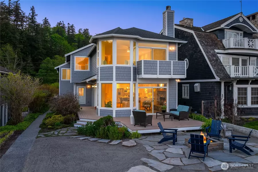 1882 Shore AVE, Freeland, WA 98249