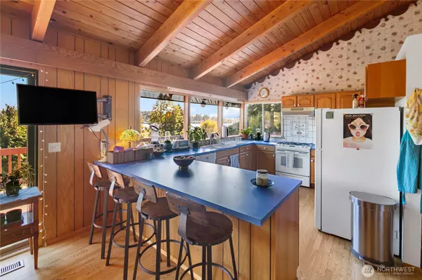 Vashon, WA 98070,22516 100th PL SW