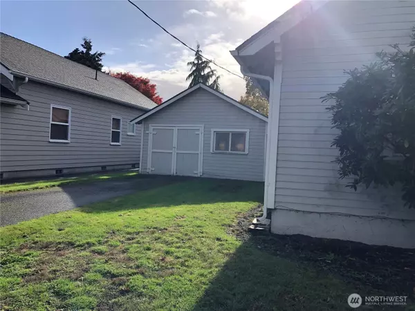 Puyallup, WA 98372,530 E Pioneer