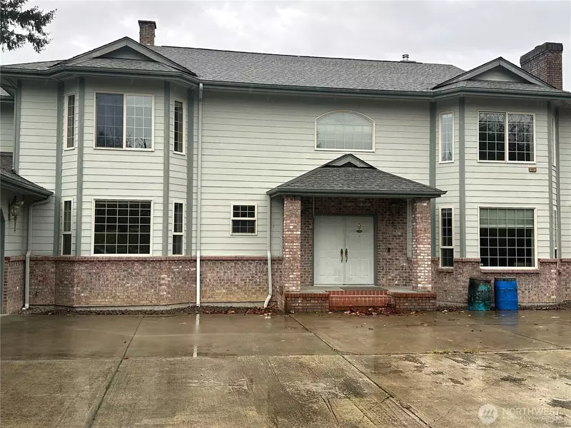 18432 W Lake Desire DR SE, Renton, WA 98058