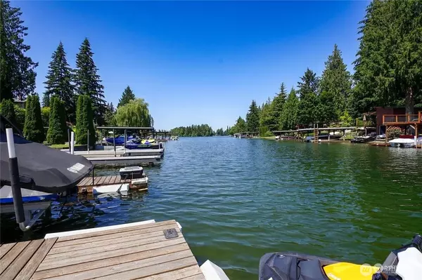Lake Tapps, WA 98391,5109 W Tapps DR E
