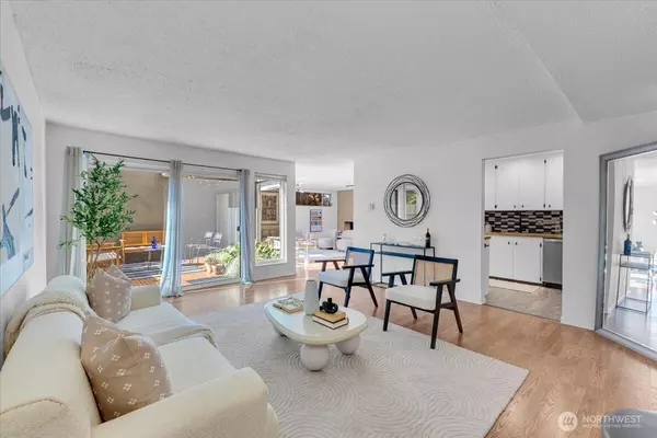 Seattle, WA 98119,654 W Olympic PL #101