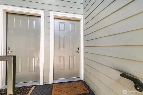 Issaquah, WA 98027,755 5th AVE NW #D202