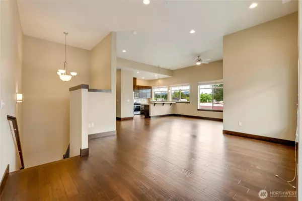 Renton, WA 98056,4020 NE 3rd PL