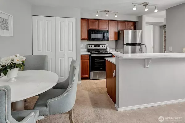 Seattle, WA 98122,300 10th AVE #B205