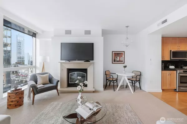 Bellevue, WA 98004,10610 NE 9th PL #923