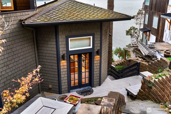 Anacortes, WA 98221,15833 Yokeko DR