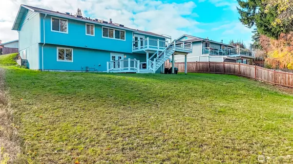 2211 24th AVE SE, Puyallup, WA 98374