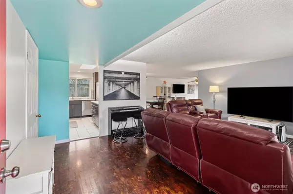 Des Moines, WA 98198,25918 14th AVE S