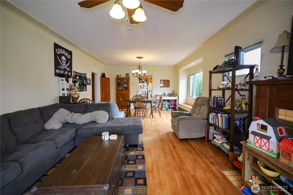 Hoquiam, WA 98550,807 Maple ST