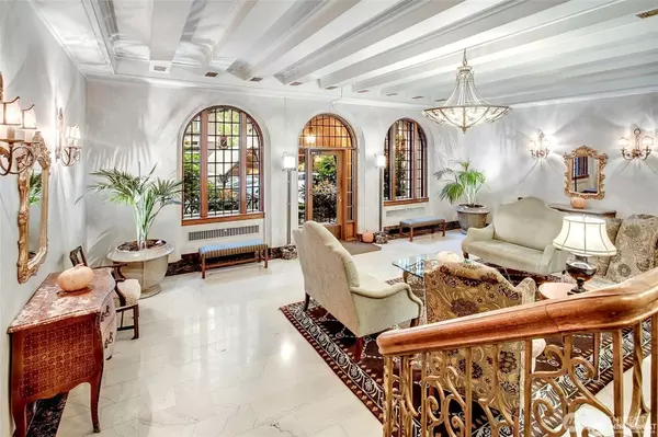 Seattle, WA 98104,1017 Minor AVE #201