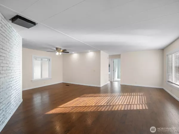 Woodinville, WA 98072,20406 Little Bear Creek RD #2