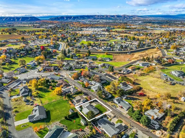 Yakima, WA 98901,701 Lockhart DR