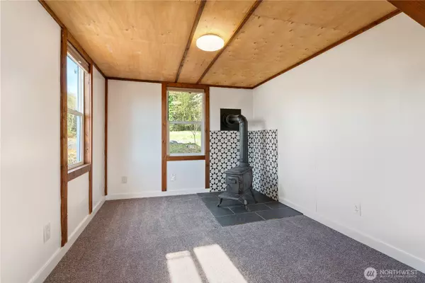 Longview, WA 98632,942 Stella RD