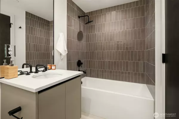 Bellevue, WA 98004,417 99th AVE NE