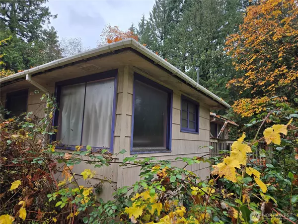 Kirkland, WA 98033,10415 Slater AVE NE