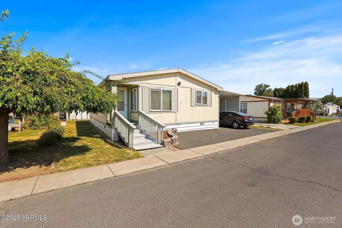 Yakima, WA 98093,105 W Washington AVE #7