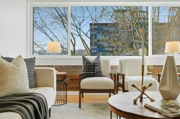 Seattle, WA 98102,705 E Republican ST ## 403