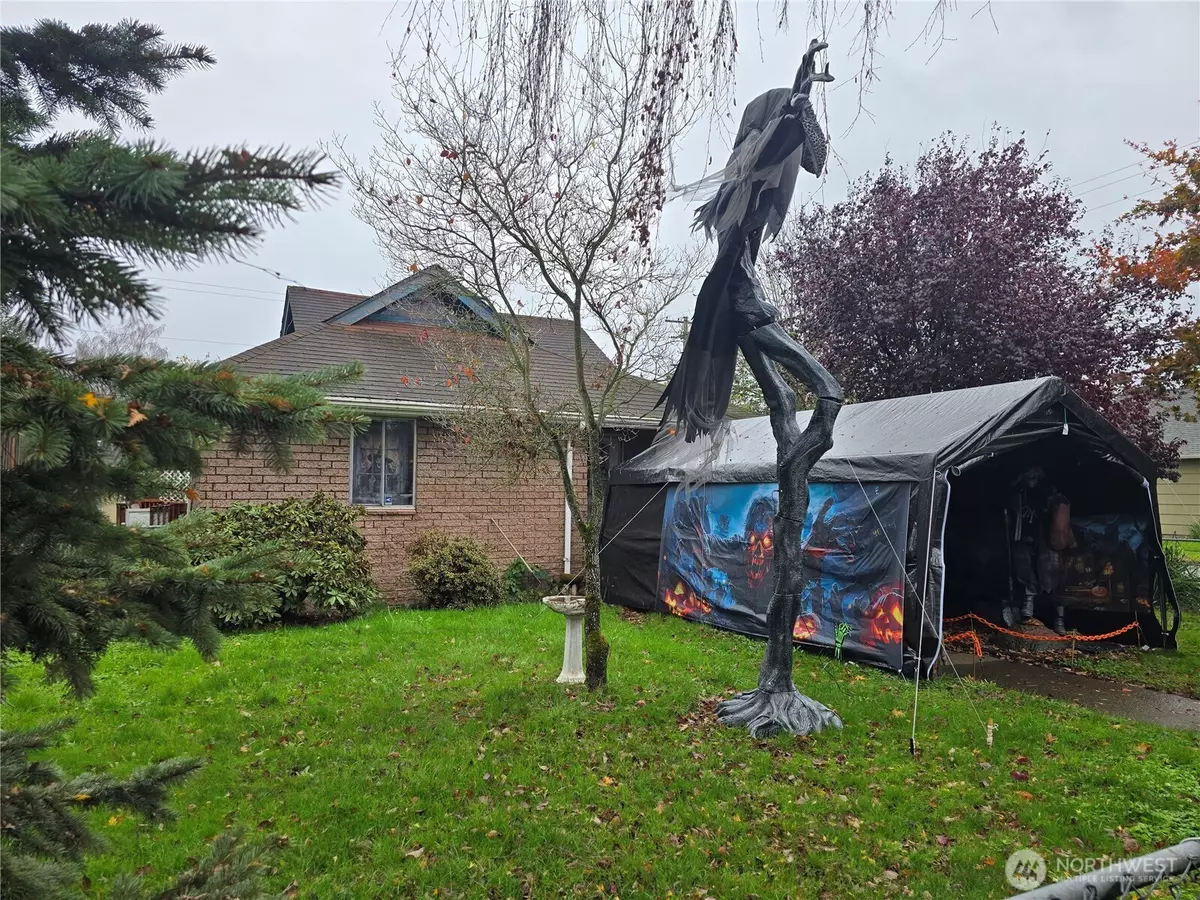 Longview, WA 98632,602 18th AVE